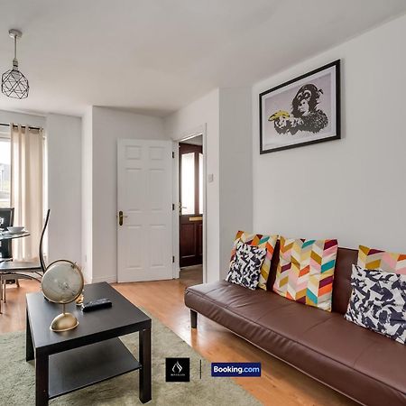 2 Bed House By Boyeilles Apartments Short Lets & Serviced Accommodation Belfast With Balcony & Free Parking Exteriér fotografie