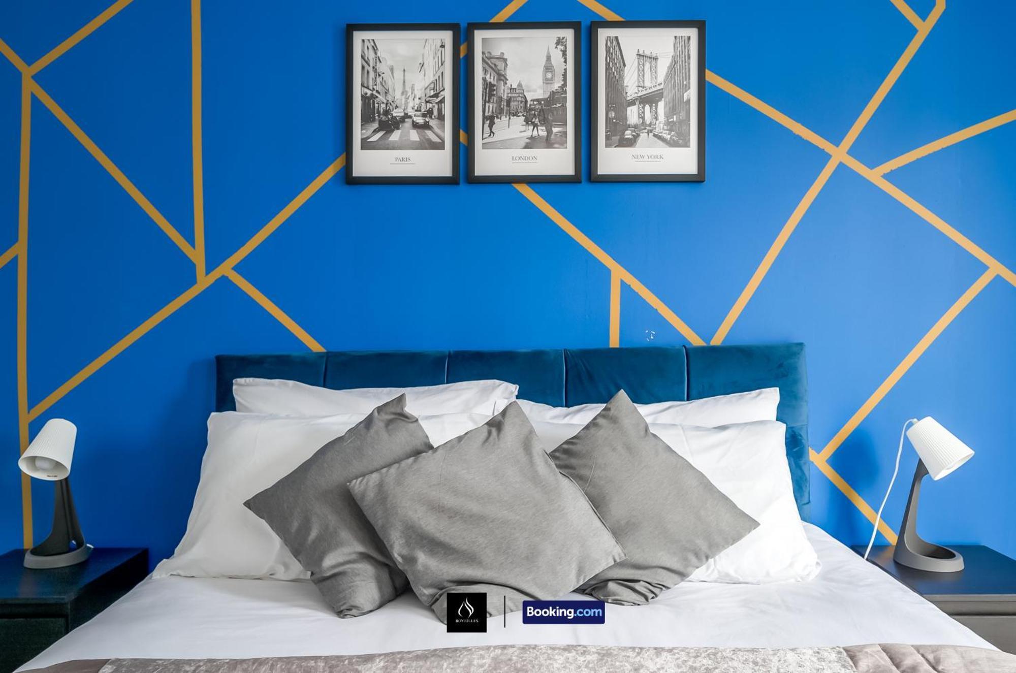 2 Bed House By Boyeilles Apartments Short Lets & Serviced Accommodation Belfast With Balcony & Free Parking Exteriér fotografie